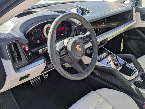 2025 Porsche Cayenne S