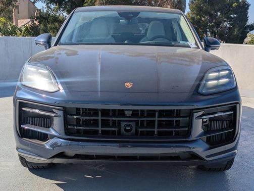 2025 Porsche Cayenne S