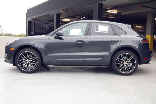 2022 Porsche Macan AWD