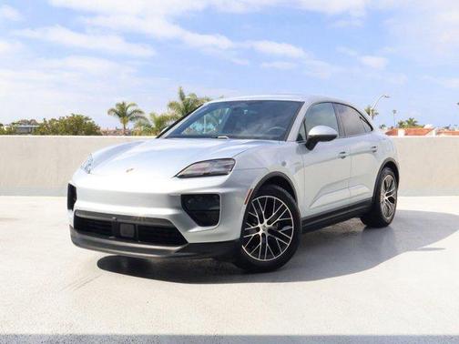 Dolomite Silver Metallic 2025 Porsche Macan Macan Electric