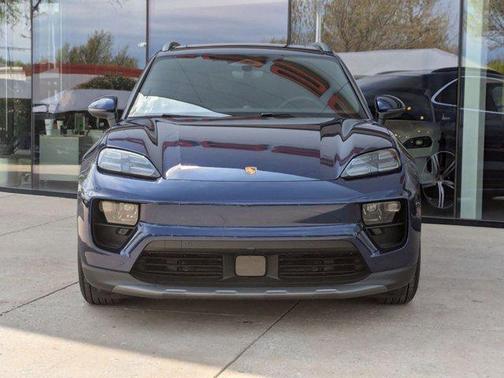 2025 Porsche Macan 4S