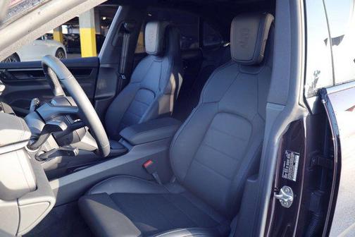 2025 Porsche Macan 4