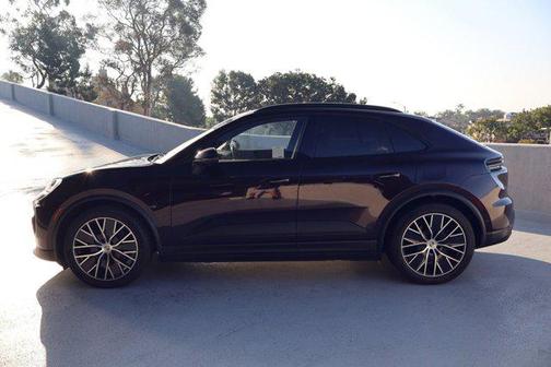 2025 Porsche Macan 4