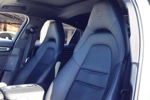 2022 Porsche Panamera 4