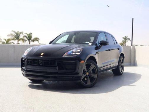 2025 Porsche Macan AWD