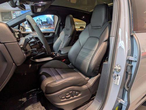 2025 Porsche Cayenne S