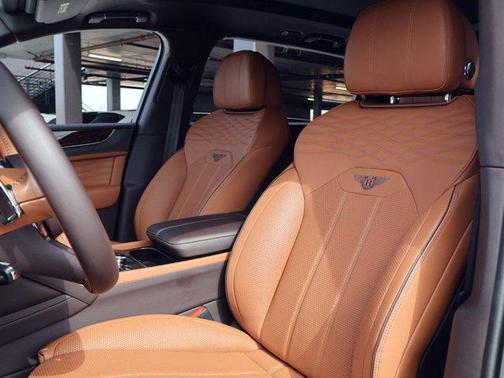 2023 Bentley Bentayga V8