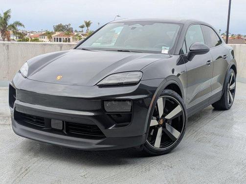 2025 Porsche Macan 4