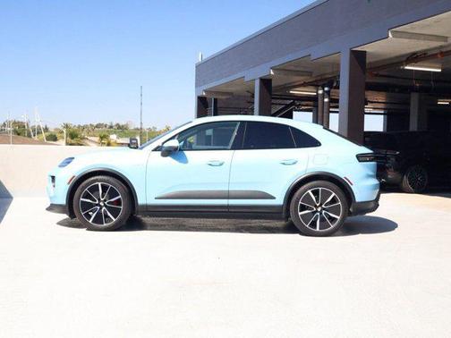 2025 Porsche Macan 4S