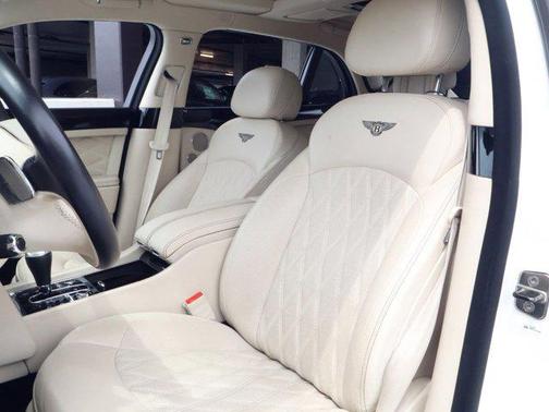 Glacier White 2017 Bentley Mulsanne Sedan