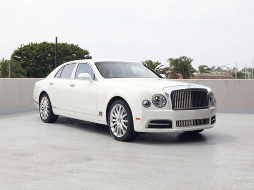 Glacier White 2017 Bentley Mulsanne Sedan