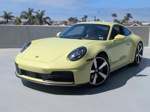 2025 Porsche 911 Carrera