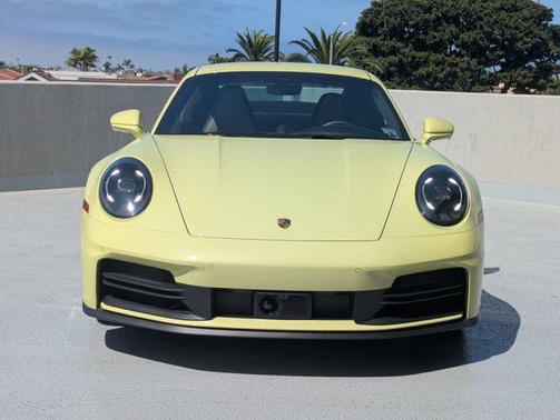 2025 Porsche 911 Carrera