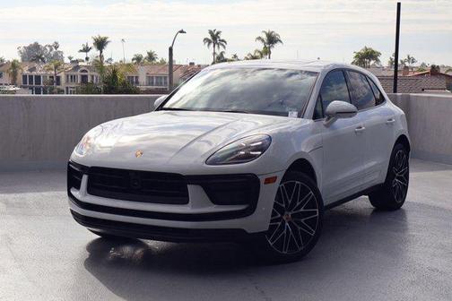 2025 Porsche Macan AWD
