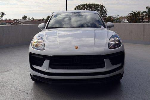 2025 Porsche Macan AWD