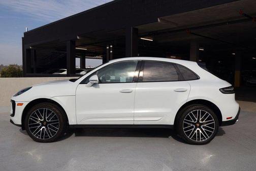 2026 Porsche Macan AWD