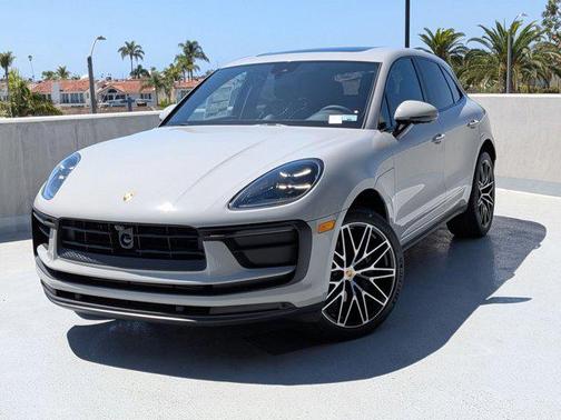 2026 Porsche Macan AWD