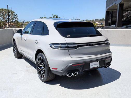 2026 Porsche Macan AWD