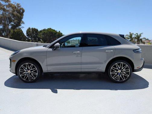2026 Porsche Macan AWD