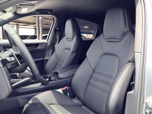 Vanadium Grey Metallic 2026 Porsche Cayenne Turbo GT