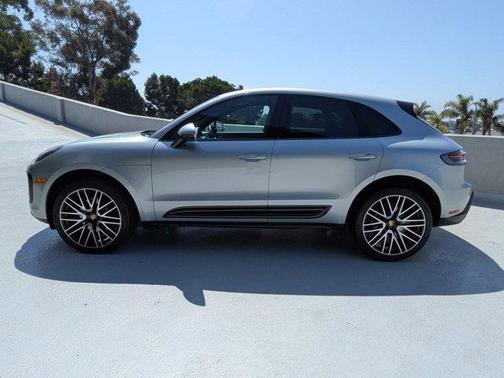 2025 Porsche Macan AWD