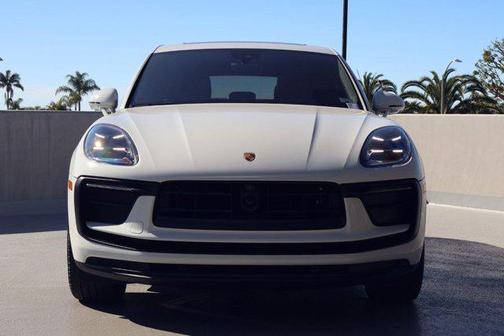 2025 Porsche Macan AWD