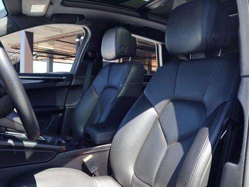 2022 Porsche Macan S