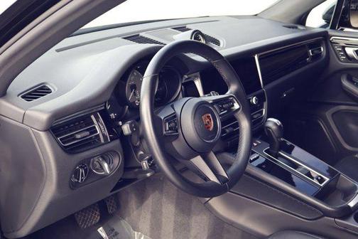 2022 Porsche Macan S