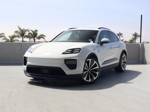 2025 Porsche Macan 4