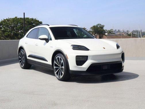 2025 Porsche Macan 4