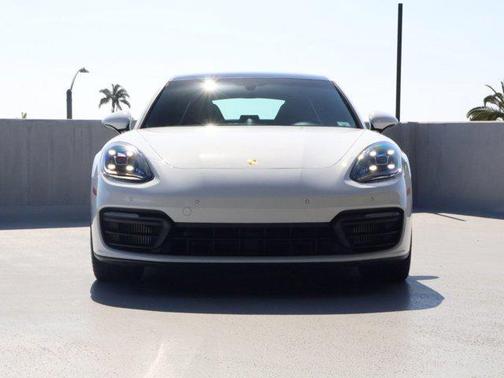 2022 Porsche Panamera 4
