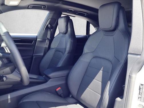 White 2025 Porsche Macan Macan Electric