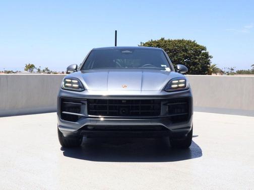 Vanadium Grey Metallic 2026 Porsche Cayenne S