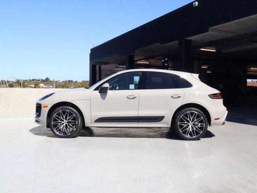 Chalk 2023 Porsche Macan Macan