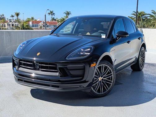 2026 Porsche Macan AWD