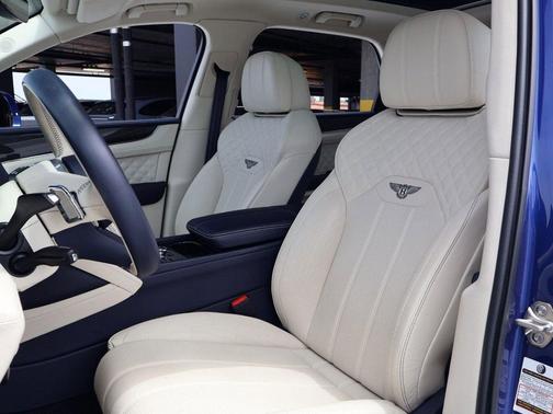 Moroccan Blue 2021 Bentley Bentayga Speed