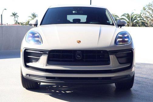 2026 Porsche Macan AWD