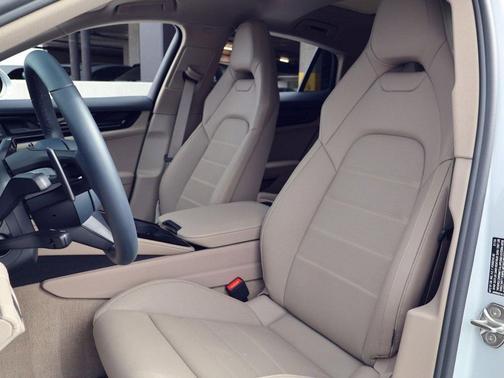 Ice Grey Metallic 2026 Porsche Panamera RWD