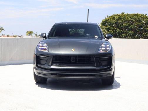 Volcano Grey Metallic 2024 Porsche Macan Macan
