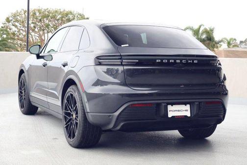 2025 Porsche Macan Electric