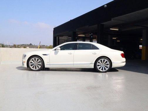 Glacier White 2021 Bentley Flying Spur W12