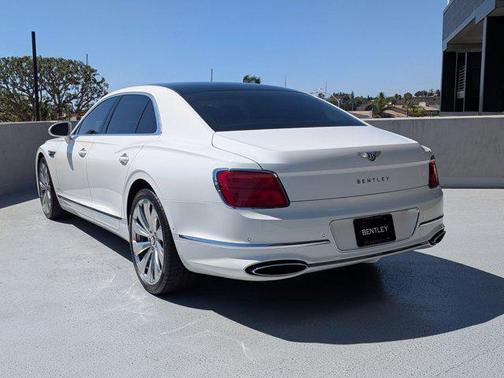 Glacier White 2021 Bentley Flying Spur W12