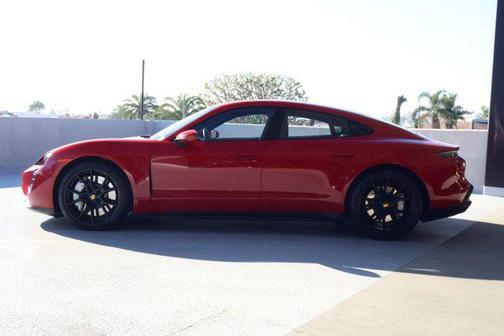 2024 Porsche Taycan GTS