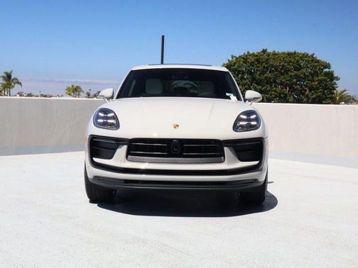 Chalk 2026 Porsche Macan Macan