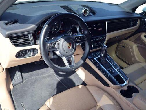 White 2021 Porsche Macan Macan