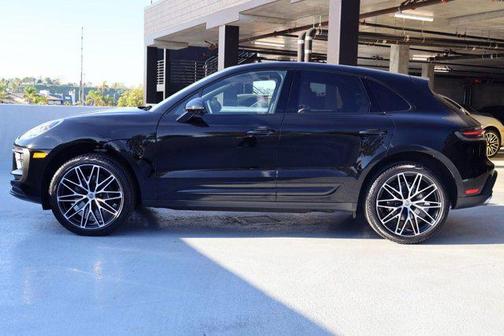 2025 Porsche Macan AWD