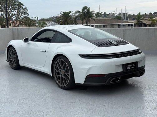 2025 Porsche 911 Carrera