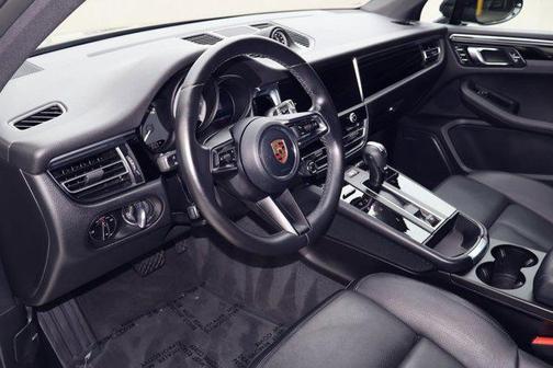 2022 Porsche Macan S