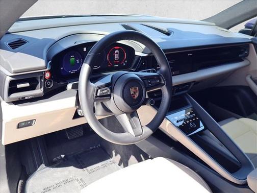 Gentian Blue Metallic 2025 Porsche Macan Macan Electric