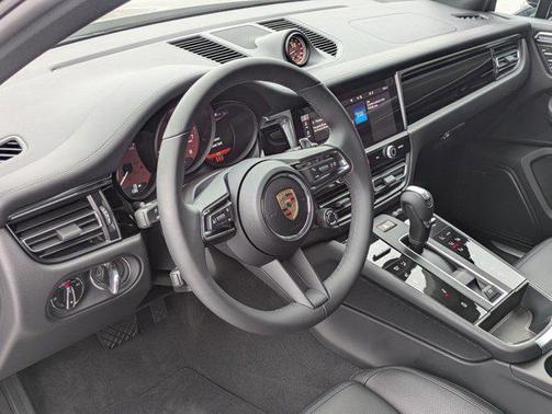 2025 Porsche Macan S